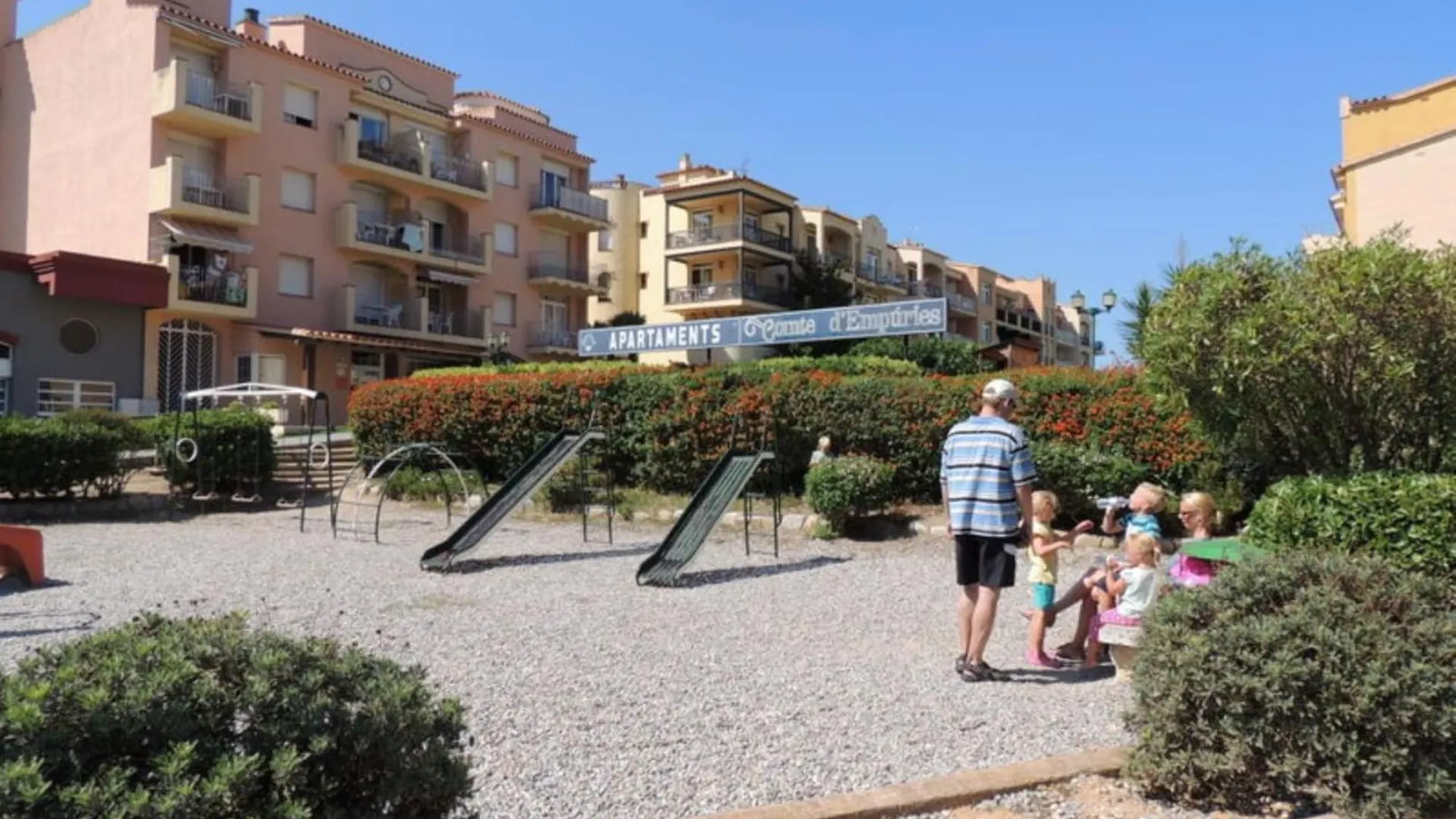 Апартаменты Fisherman House Near The Beach Эмпуриабрава